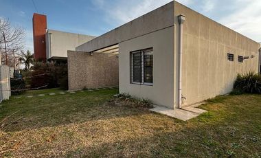 Casa de 2 dormitorios - Venta