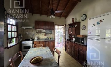 Casa en  Venta en Quilmes + Lote. Oportunidad.
