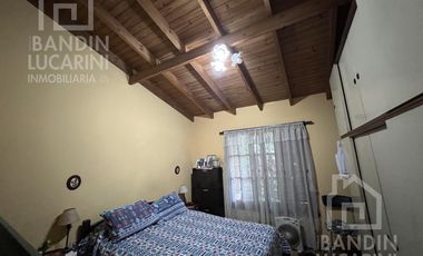 Casa en  Venta en Quilmes + Lote. Oportunidad.