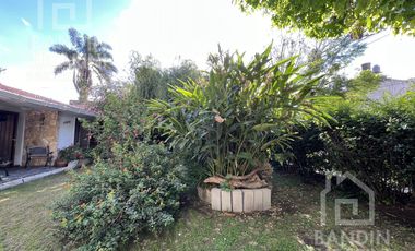 Casa en  Venta en Quilmes + Lote. Oportunidad.