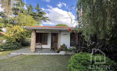 Casa en  Venta en Quilmes + Lote. Oportunidad.