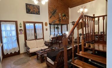 Casa en venta de 4 amb en  Castelar Sur