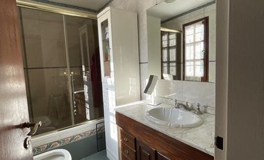 Casa en venta de 4 amb en  Castelar Sur