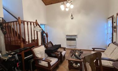 Casa en venta de 4 amb en  Castelar Sur