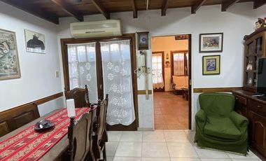Casa en venta de 4 amb en  Castelar Sur