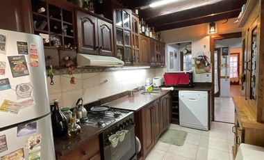 Casa en venta de 4 amb en  Castelar Sur
