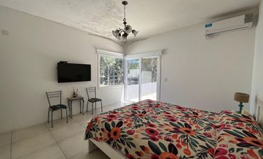 Casa en alquiler- Residencial 1 lote 372 de Costa Esmeralda - Gran capacidad - Pileta