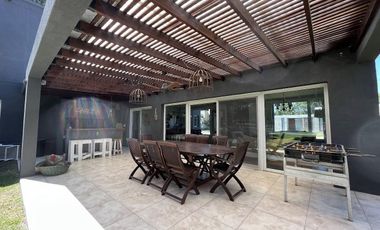 Casa en alquiler- Residencial 1 lote 372 de Costa Esmeralda - Gran capacidad - Pileta