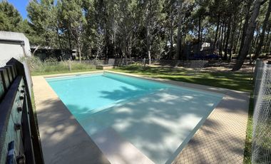 Casa en alquiler- Residencial 1 lote 372 de Costa Esmeralda - Gran capacidad - Pileta