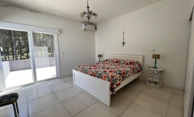 Casa en alquiler- Residencial 1 lote 372 de Costa Esmeralda - Gran capacidad - Pileta