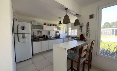 Casa en alquiler- Residencial 1 lote 372 de Costa Esmeralda - Gran capacidad - Pileta