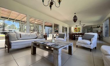 Casa en alquiler- Residencial 1 lote 372 de Costa Esmeralda - Gran capacidad - Pileta