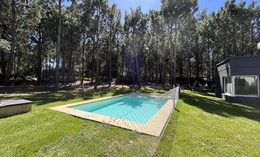 Casa en alquiler- Residencial 1 lote 372 de Costa Esmeralda - Gran capacidad - Pileta