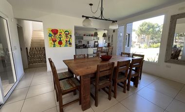 Casa en alquiler- Residencial 1 lote 372 de Costa Esmeralda - Gran capacidad - Pileta