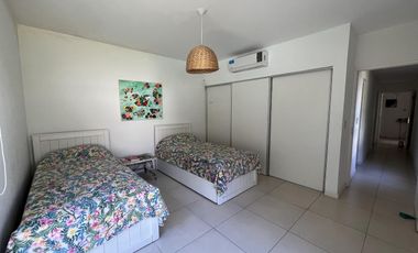 Casa en alquiler- Residencial 1 lote 372 de Costa Esmeralda - Gran capacidad - Pileta