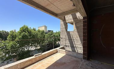VENTA SEMIPISOS 2 AMB CON COCHERA Y BAULERA EN QUILMES