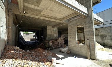 VENTA SEMIPISOS 2 AMB CON COCHERA Y BAULERA EN QUILMES