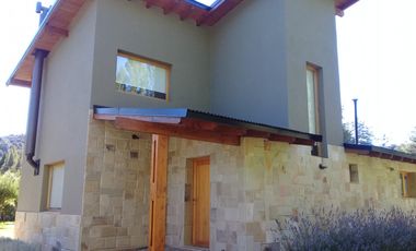 Casa con Galería y Jardín de 1700m2 en Venta - Península de San Pedro - Bariloche