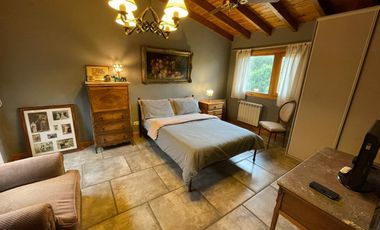Casa con Galería y Jardín de 1700m2 en Venta - Península de San Pedro - Bariloche