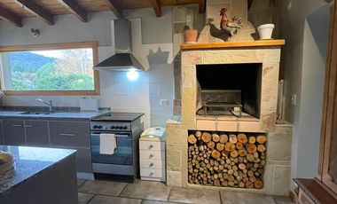 Casa con Galería y Jardín de 1700m2 en Venta - Península de San Pedro - Bariloche