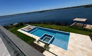 Casa en venta a la Laguna. Puertos. Barrio Marinas
