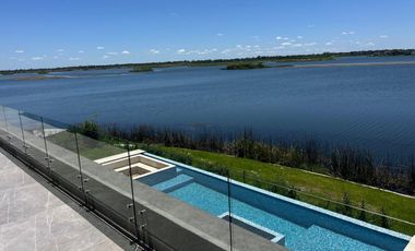 Casa en venta a la Laguna. Puertos. Barrio Marinas