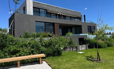 Casa en venta a la Laguna. Puertos. Barrio Marinas