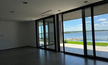 Casa en venta a la Laguna. Puertos. Barrio Marinas