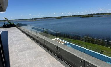 Casa en venta a la Laguna. Puertos. Barrio Marinas