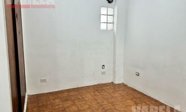 Gavilán 300 PB 3 ambientes con patio.