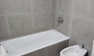 Dpto 2 amb a estrenar, 8° A, 70 m2 total, c/balcón al fte, Liniers.