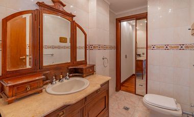 Venta departamento 3 ambientes con cochera y baulera en La Perla Sur