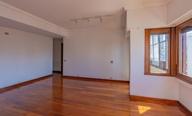 Venta departamento 3 ambientes con cochera y baulera en La Perla Sur