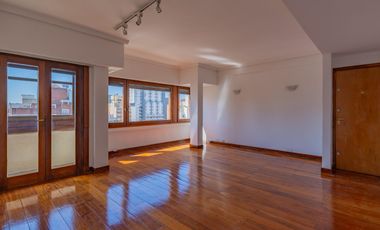 Venta departamento 3 ambientes con cochera y baulera en La Perla Sur