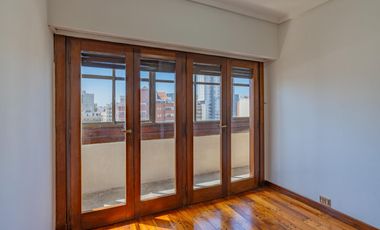 Venta departamento 3 ambientes con cochera y baulera en La Perla Sur