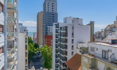 Venta departamento 3 ambientes con cochera y baulera en La Perla Sur