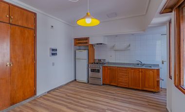 Venta departamento 3 ambientes con cochera y baulera en La Perla Sur