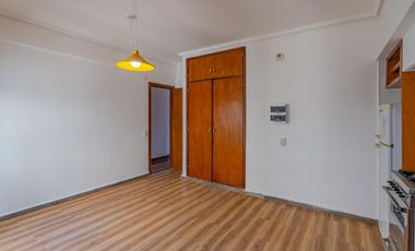 Venta departamento 3 ambientes con cochera y baulera en La Perla Sur