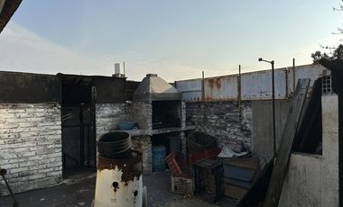 Depósito de 280 m2 cubiertos en Villa Ballester
