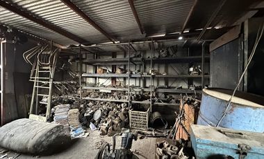 Depósito de 280 m2 cubiertos en Villa Ballester