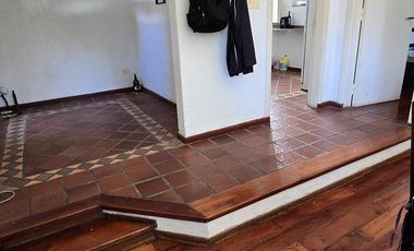PH DE 3 AMBIENTES EN PLANTA BAJA CON COCHERA Y PATIO EN VENTA. VICENTE LOPEZ