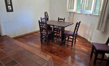 PH DE 3 AMBIENTES EN PLANTA BAJA CON COCHERA Y PATIO EN VENTA. VICENTE LOPEZ