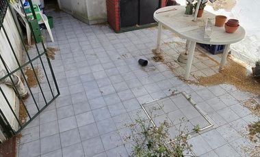 PH DE 3 AMBIENTES EN PLANTA BAJA CON COCHERA Y PATIO EN VENTA. VICENTE LOPEZ