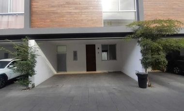CASA EN RENTA DENTRO DE COTO MAGMA, COLLI URBANO