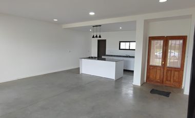 Casa a estrenar, Pueblo Esther