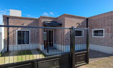 Casa a estrenar, Pueblo Esther