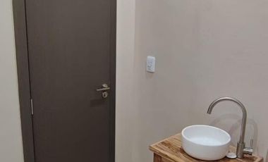 Casa a estrenar, Pueblo Esther