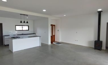 Casa a estrenar, Pueblo Esther