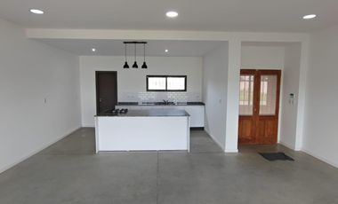 Casa a estrenar, Pueblo Esther