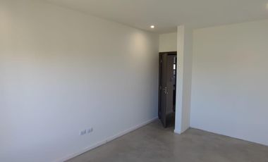 Casa a estrenar, Pueblo Esther
